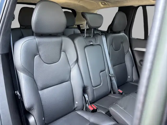 Volvo XC90 view 14