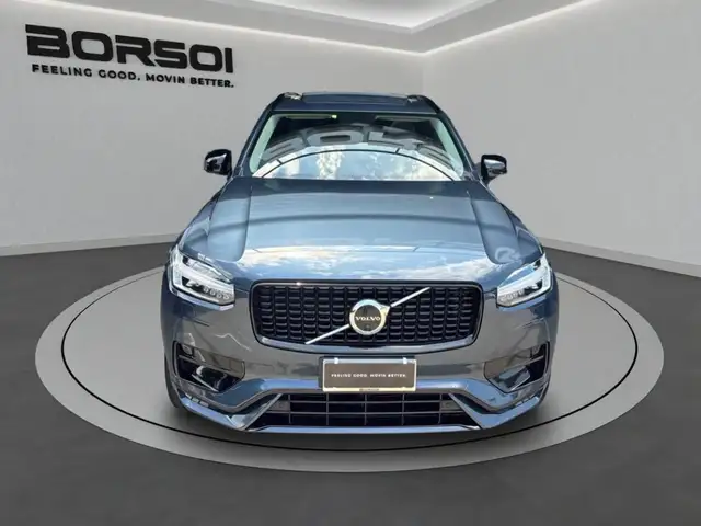 Volvo XC90 view 8