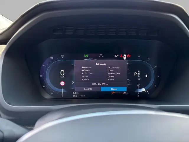 Volvo XC90 view 11