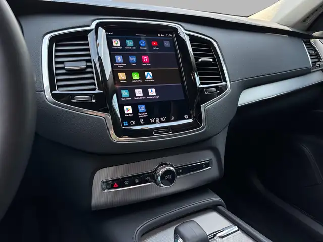 Volvo XC90 view 12