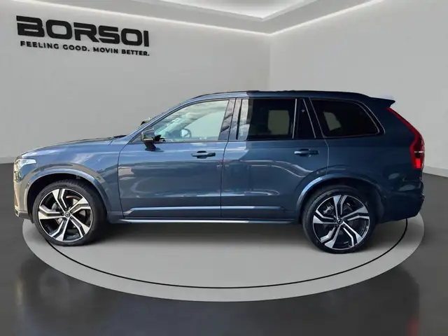Volvo XC90 view 2