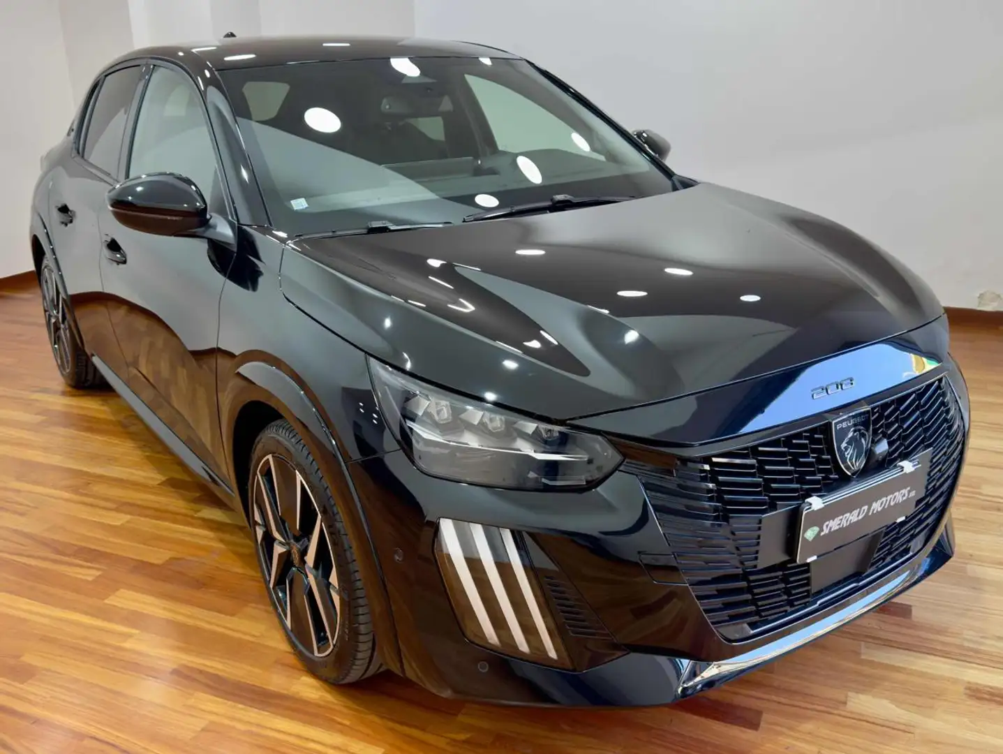 Peugeot 208 Hybrid 110 e-DCS6 GT Noir - 1