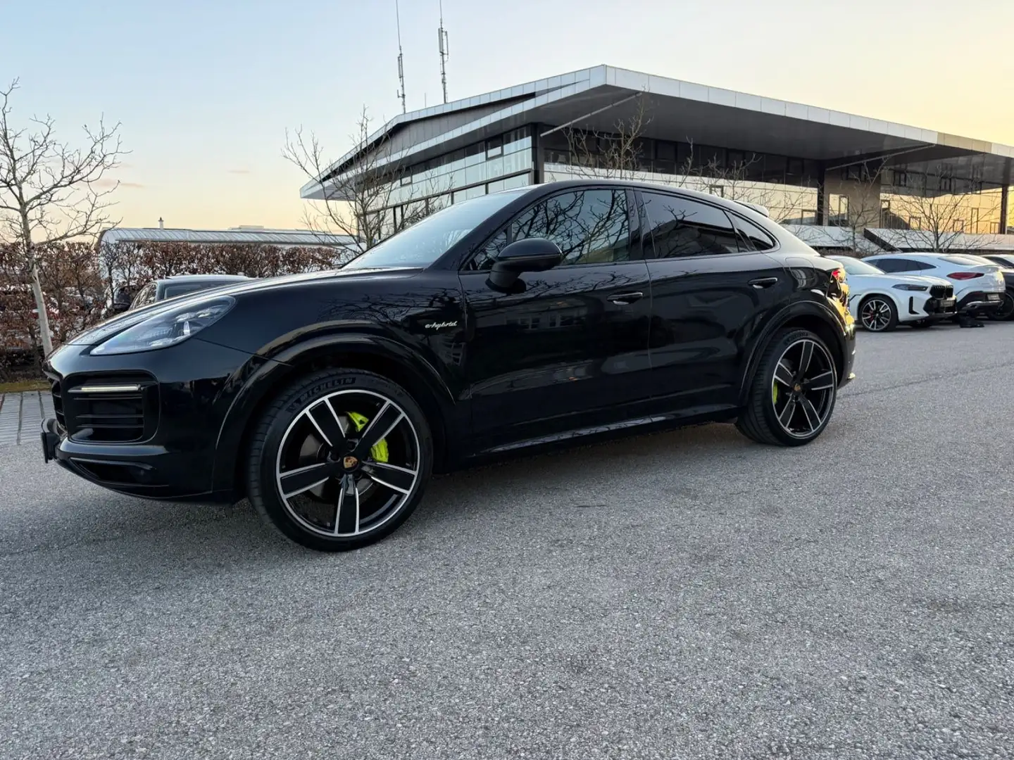 Porsche Cayenne Coupe E-Hybrid*Sport-Chrono Paket Plus* Schwarz - 1