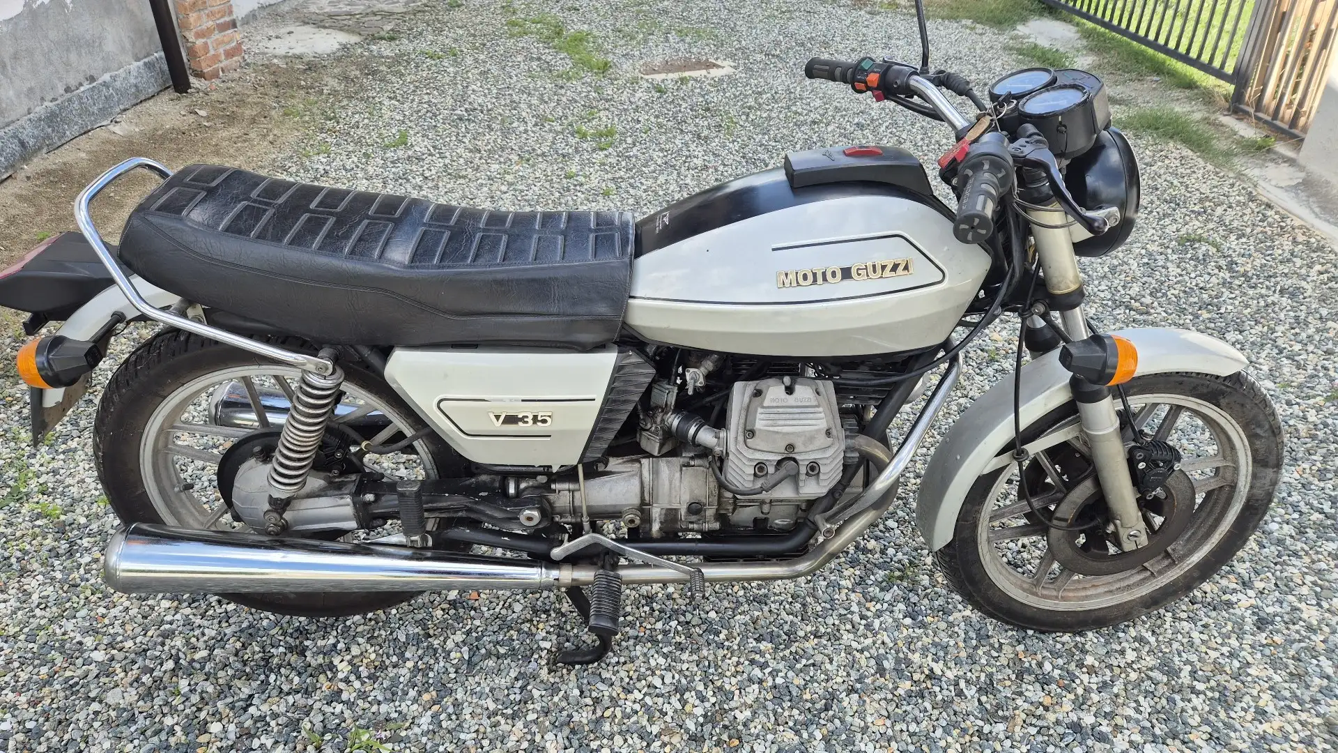 Moto Guzzi V 35 Argento - 2