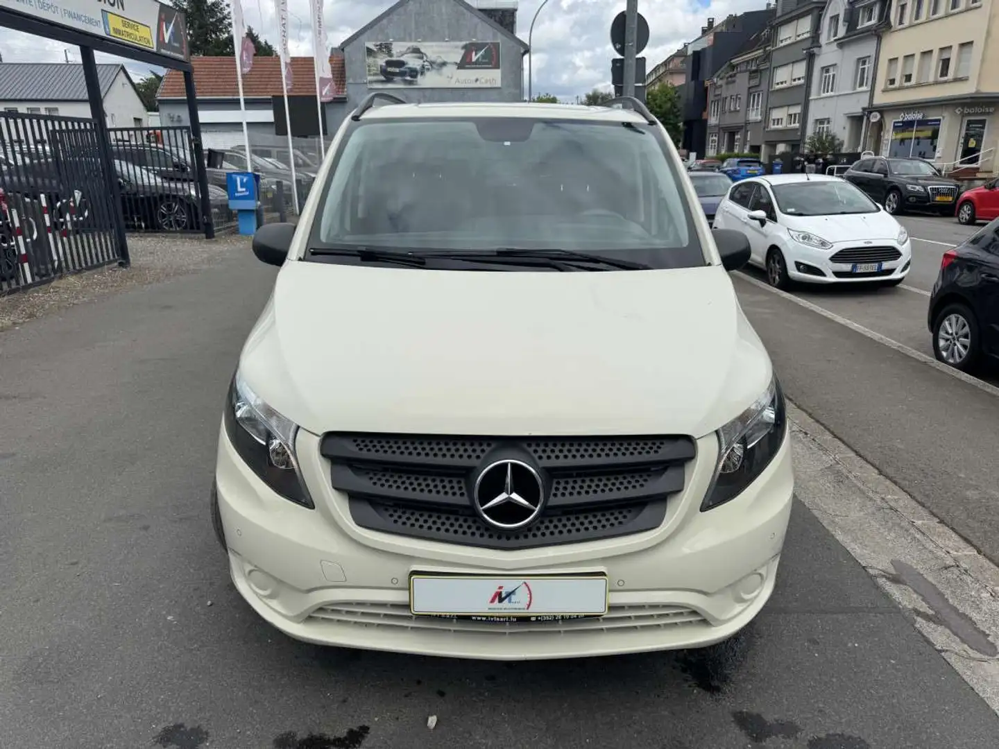 Mercedes-Benz Vito Tourer  119 CDI 190 4x4 7G-tronic Gris - 2