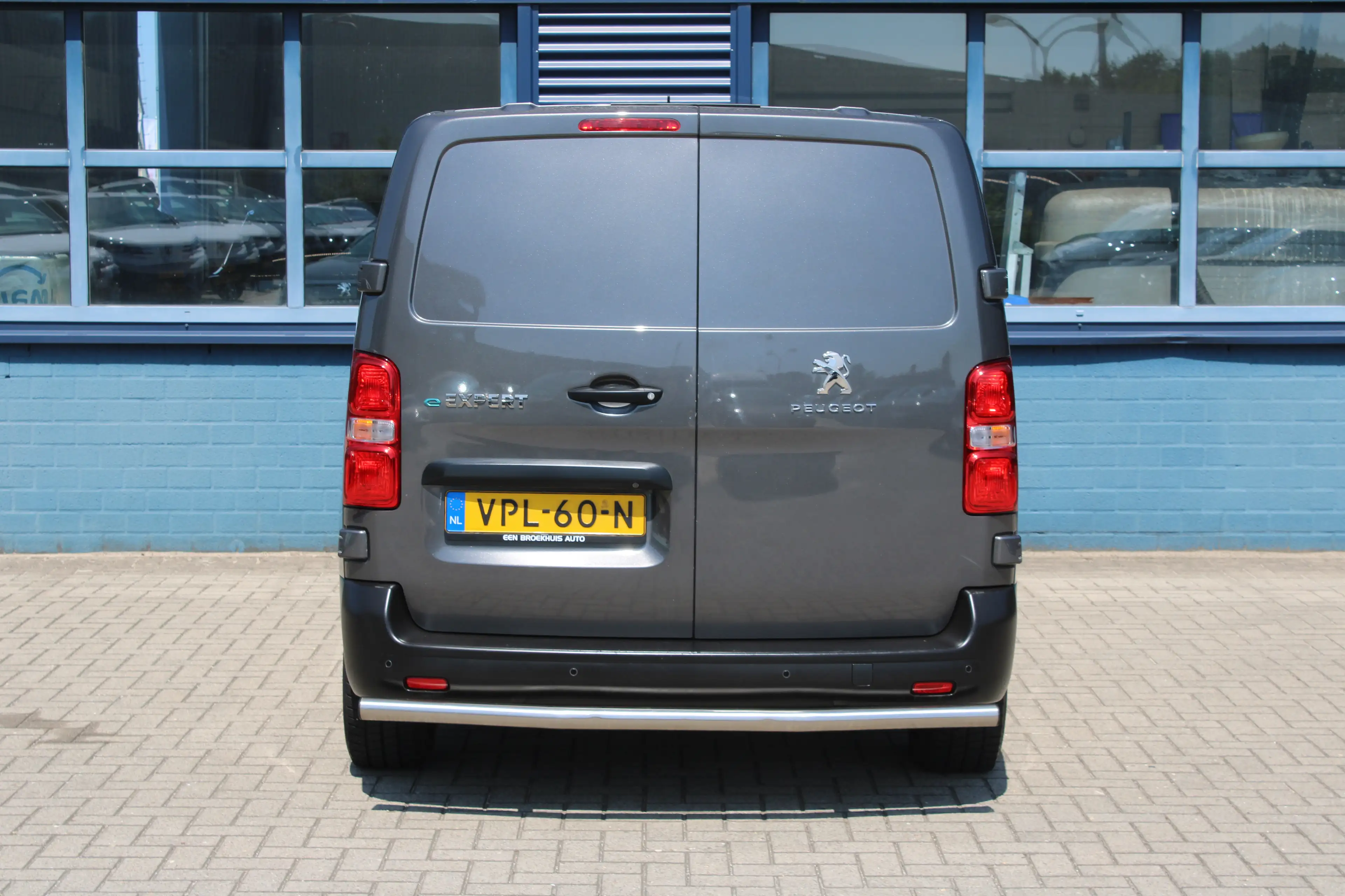 Peugeot e-Expert L2 75 kWh | CAMERA | BETIMMERING | SIDE + BACK BAR — photo 4