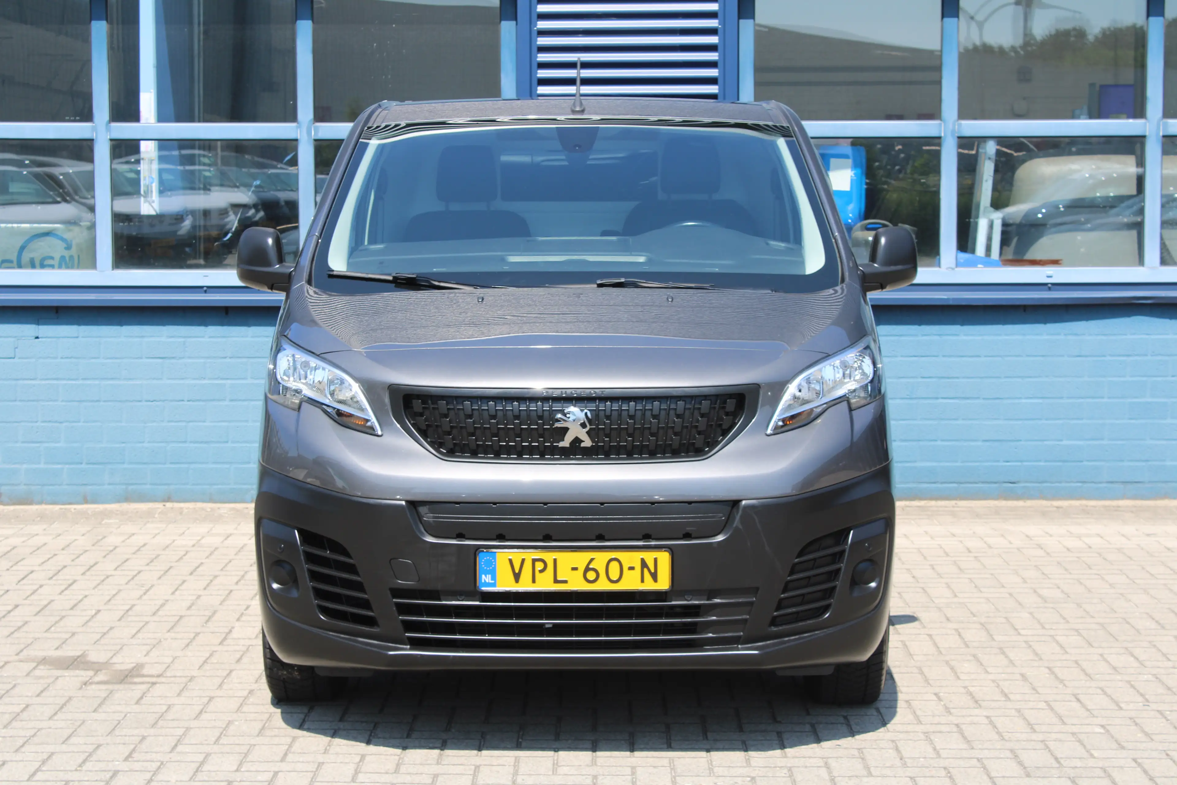 Peugeot e-Expert L2 75 kWh | CAMERA | BETIMMERING | SIDE + BACK BAR — photo 11