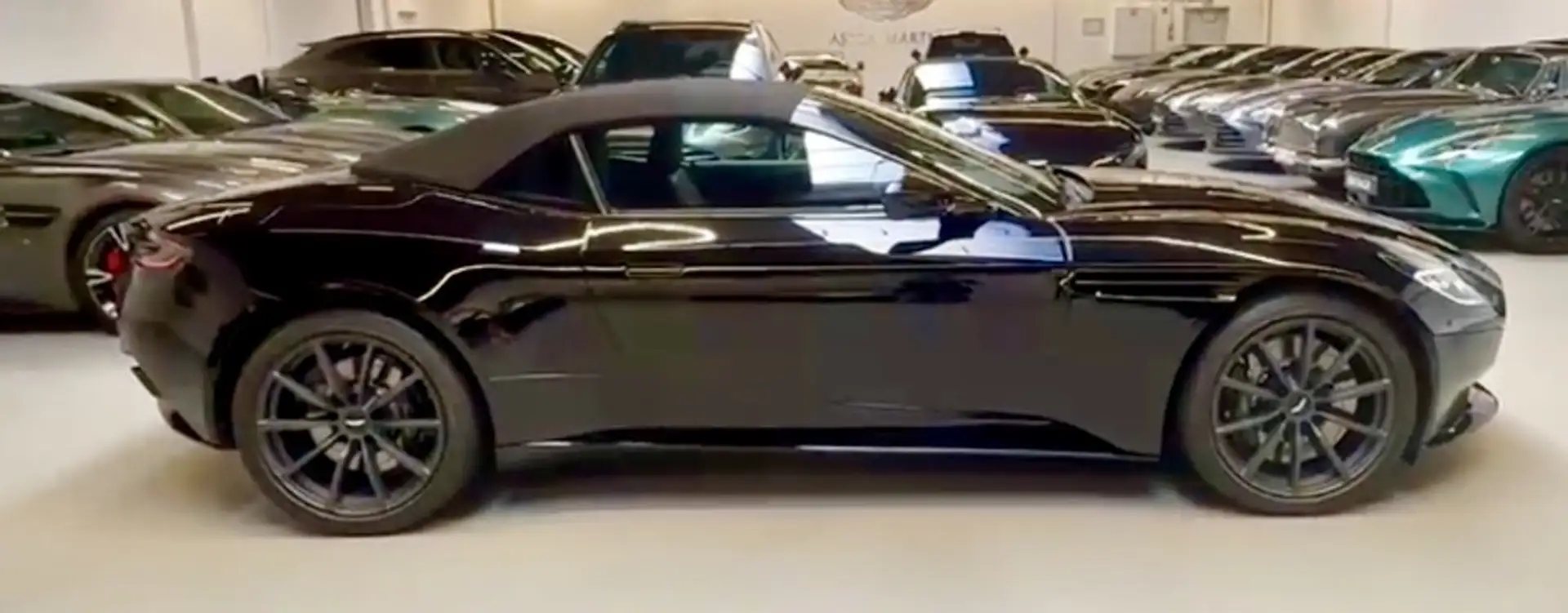 애스턴마틴 DB11 V8 Volante 2022 검정 사진 6