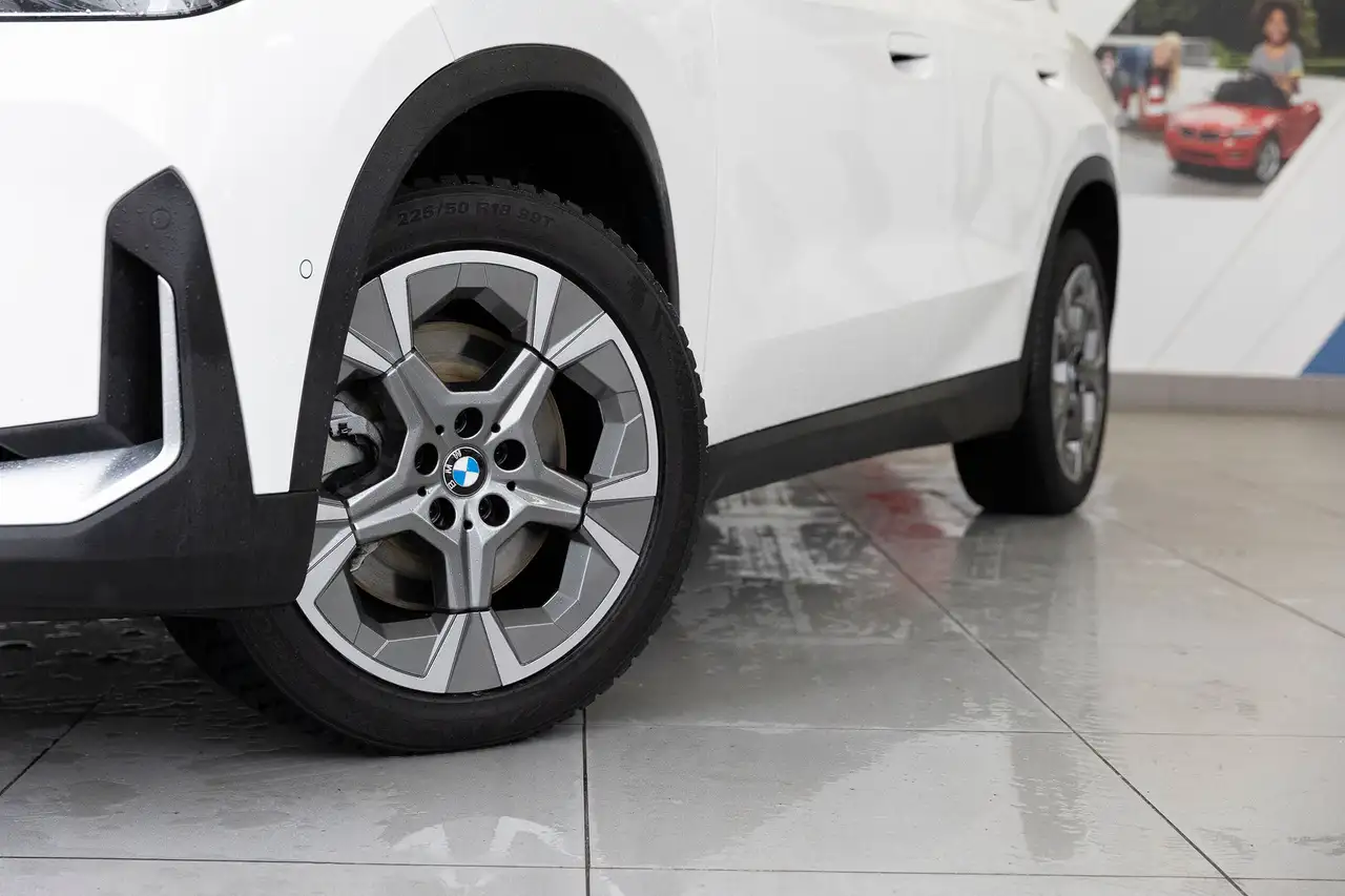 BMW X1 снимка BMW X1
