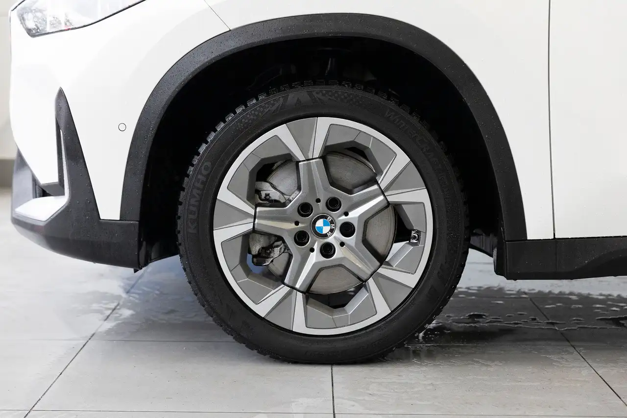 BMW X1 снимка BMW X1