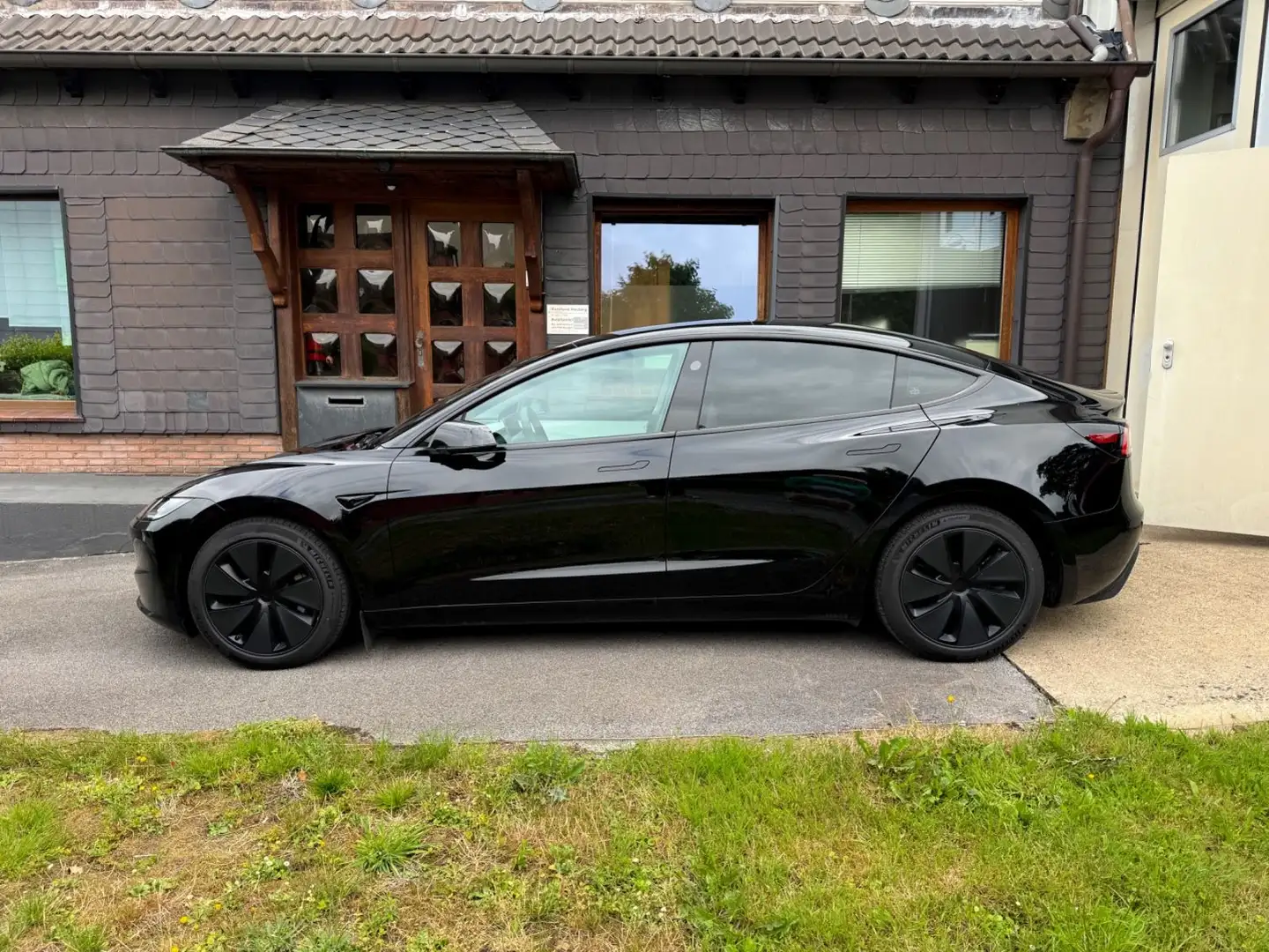 Tesla Model 3 Highland LR AWD Oreo White Inside Schwarz - 2