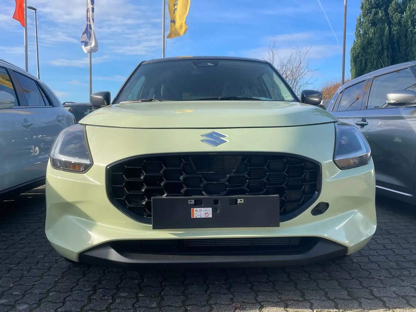 Suzuki Swift 1.2 Dualjet Hybrid / Comfort / Zweifarben-Lack Gelb - 1