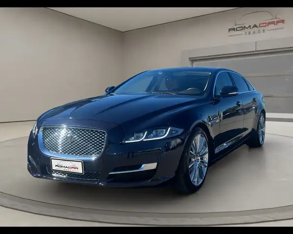Jaguar XJ 3.0 V6 S/C 340 CV AWD LWB Autobiography