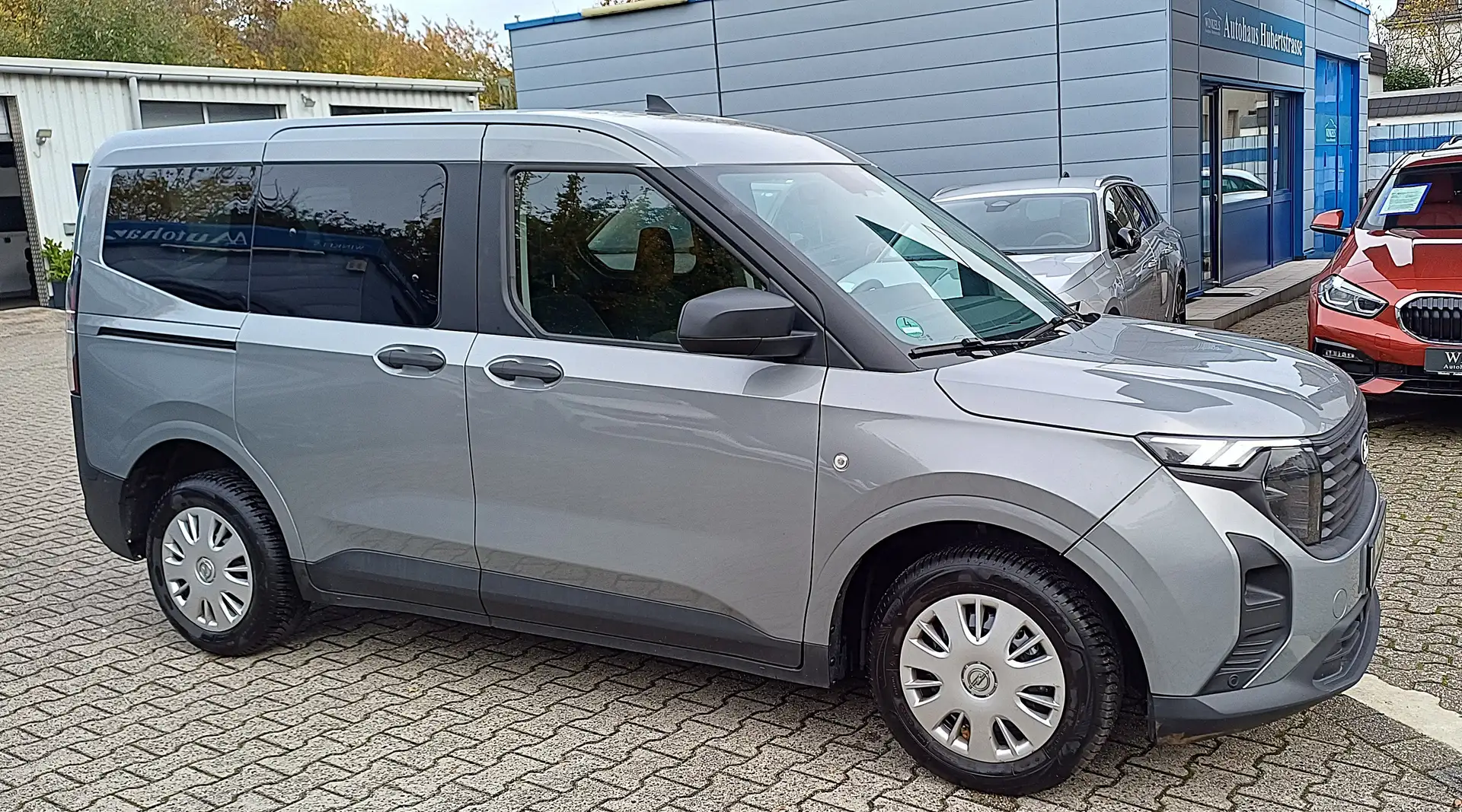 Ford Tourneo Courier Trend Automatik-Klimaaut-Navi-Kamera-SH-ACC-DAB Silber - 1