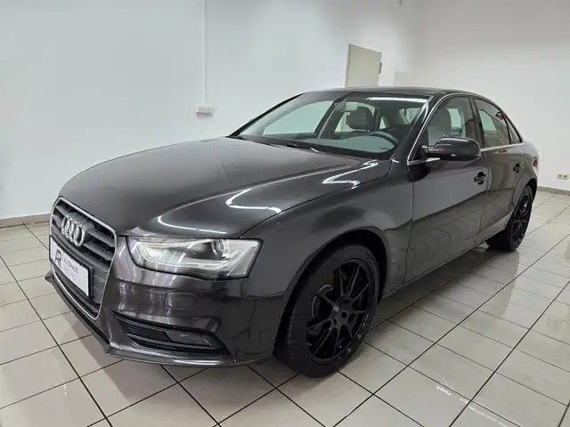 Audi A4 Lim. Ambiente quattro Xenon MMI Navi Plus GRA