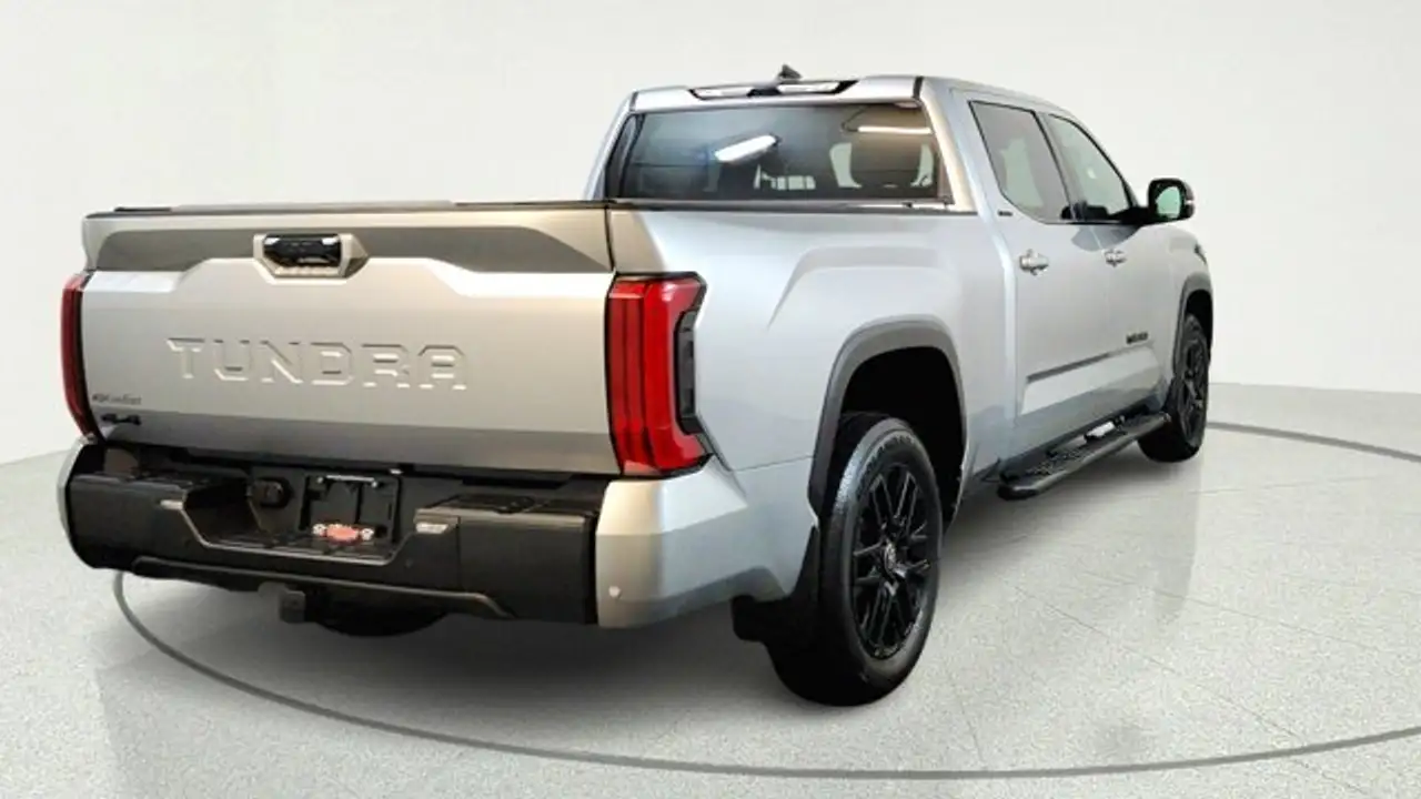 Toyota Tundra снимка Toyota Tundra