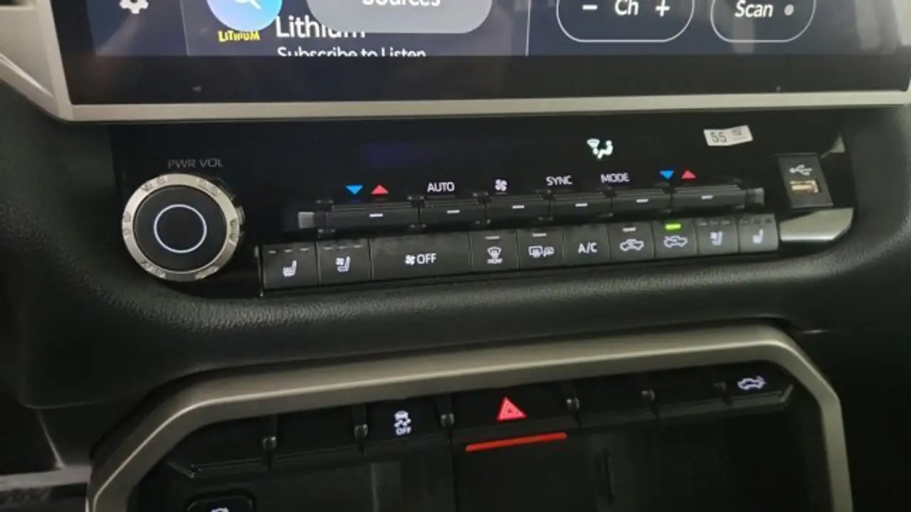 Toyota Tundra снимка Toyota Tundra