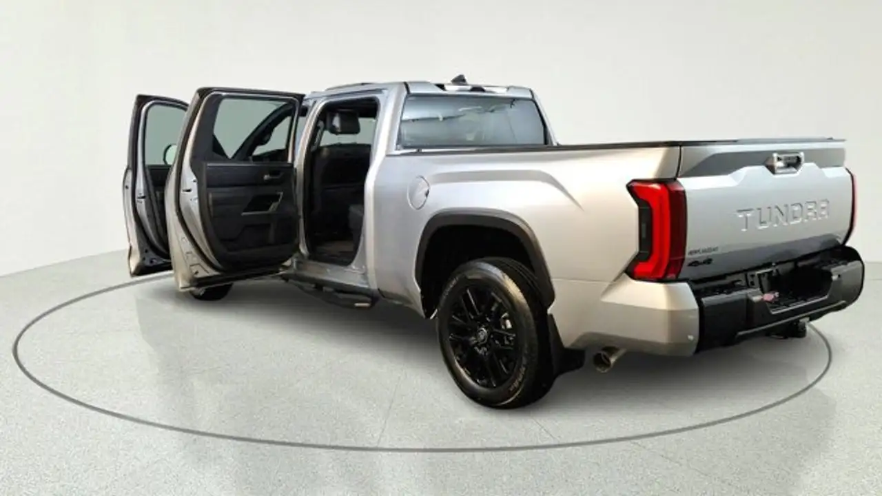 Toyota Tundra снимка Toyota Tundra