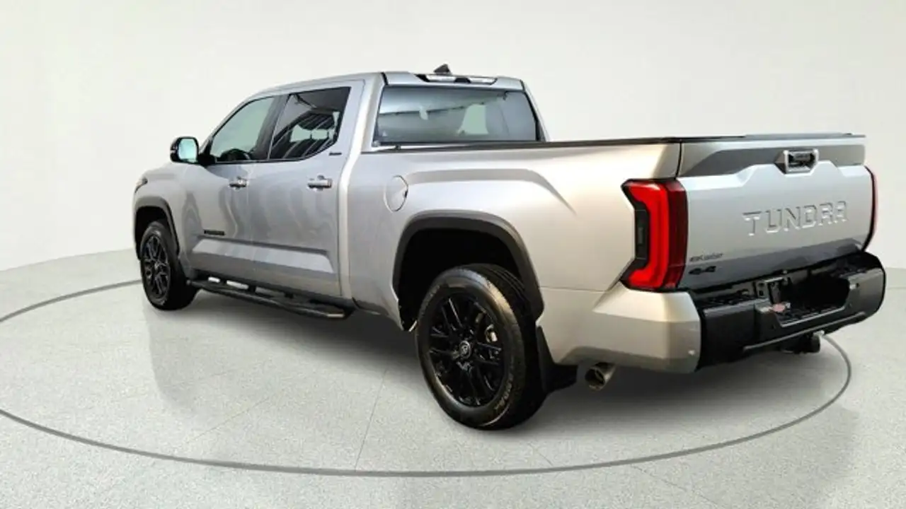 Toyota Tundra снимка Toyota Tundra