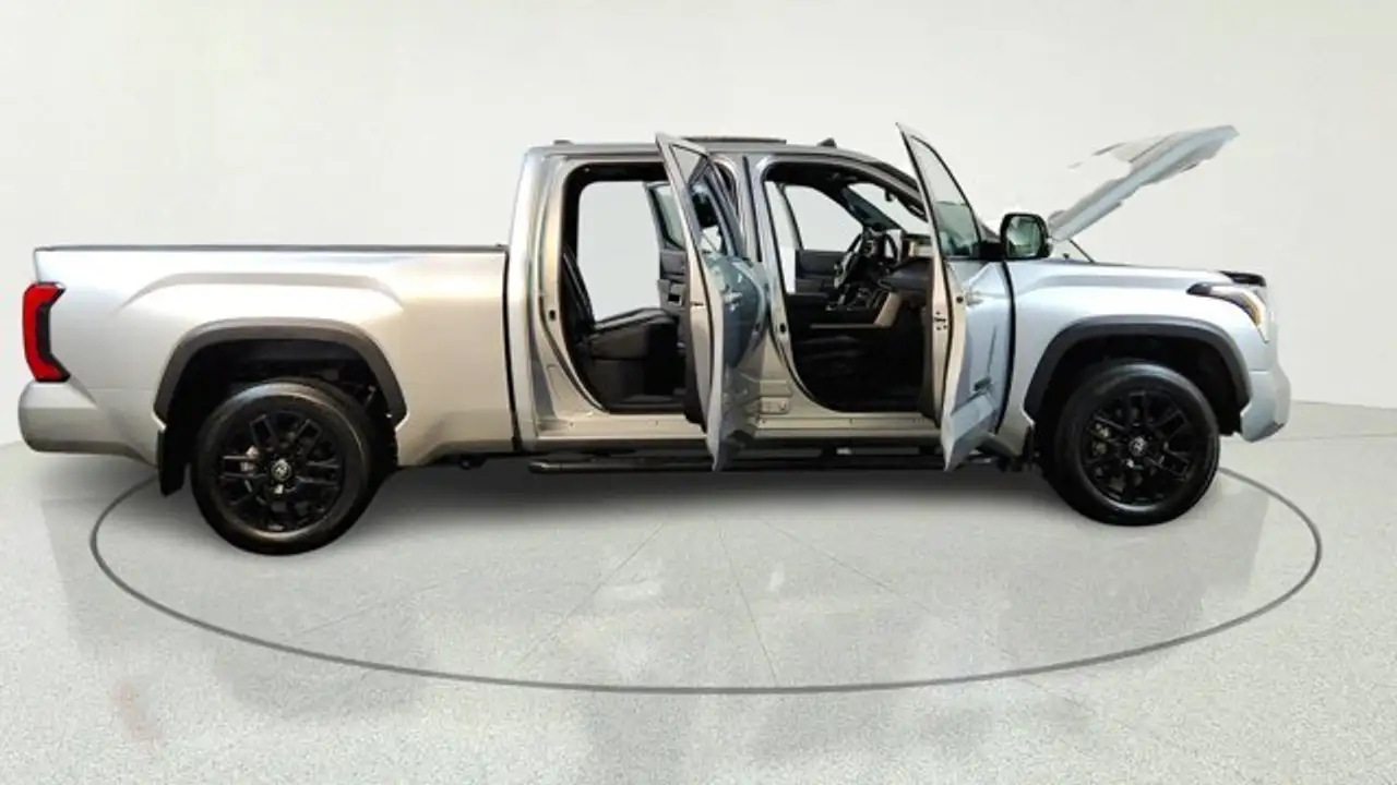 Toyota Tundra снимка Toyota Tundra