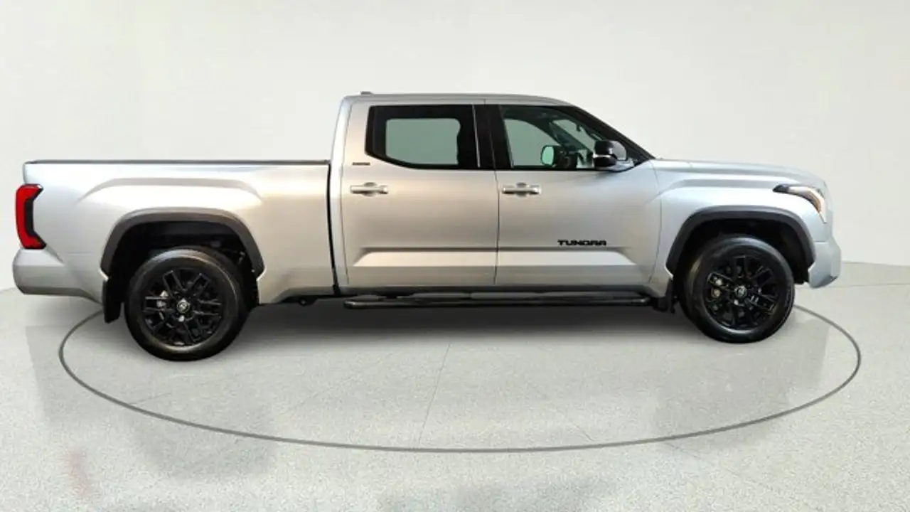 Toyota Tundra снимка Toyota Tundra