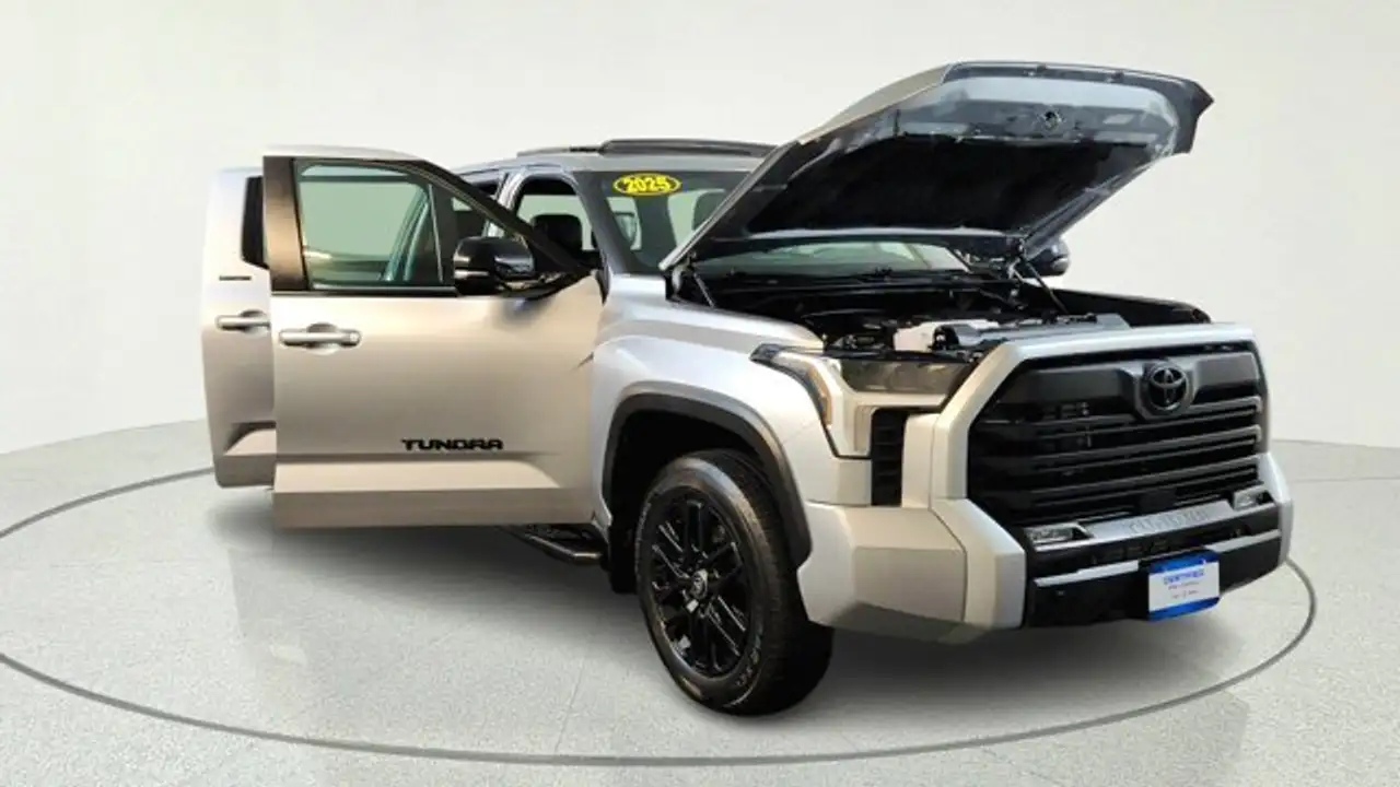 Toyota Tundra снимка Toyota Tundra