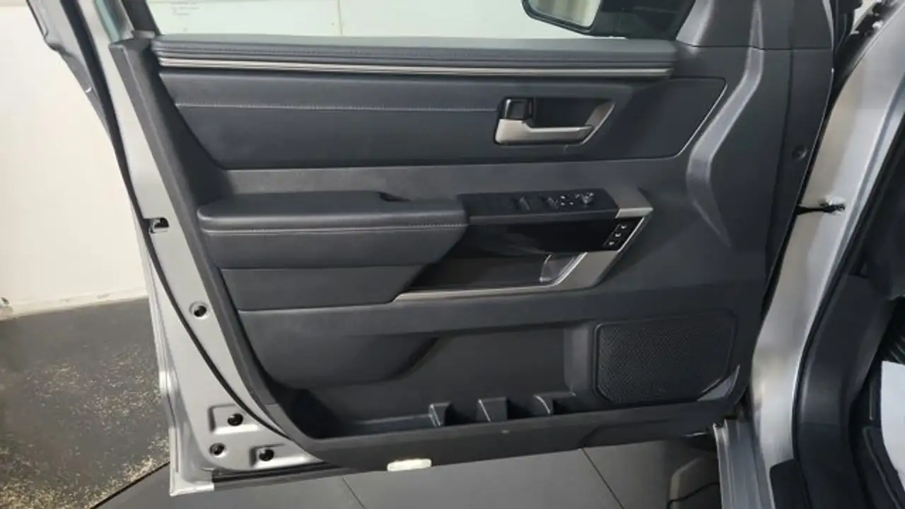 Toyota Tundra снимка Toyota Tundra