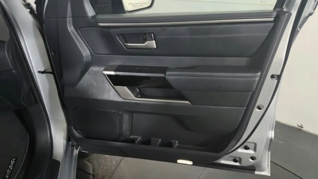 Toyota Tundra снимка Toyota Tundra