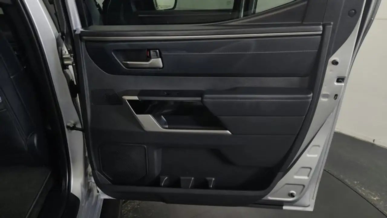 Toyota Tundra снимка Toyota Tundra