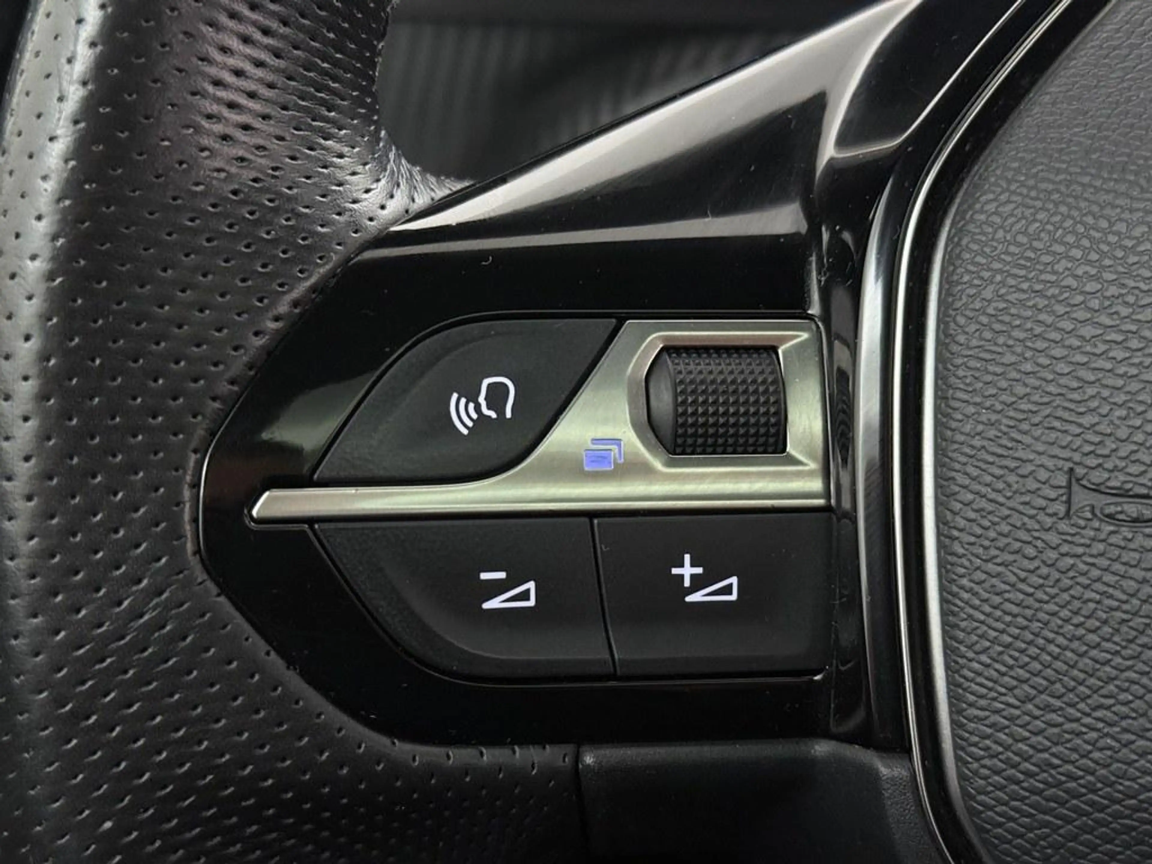 Peugeot e-2008 EV GT 50 kWh Pano/Led/Nav/Camera/Vc/H.Leder/Ecc/ K — photo 9