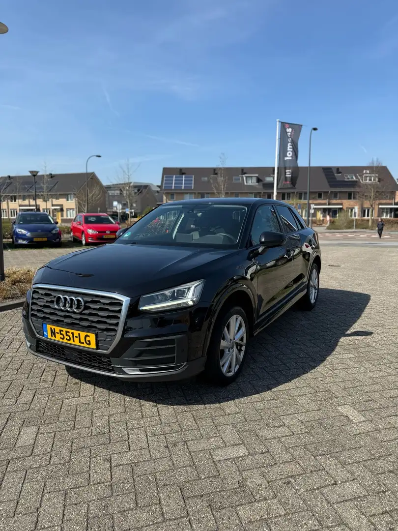 Audi Q2 30 TFSI S Edition Zwart - 1