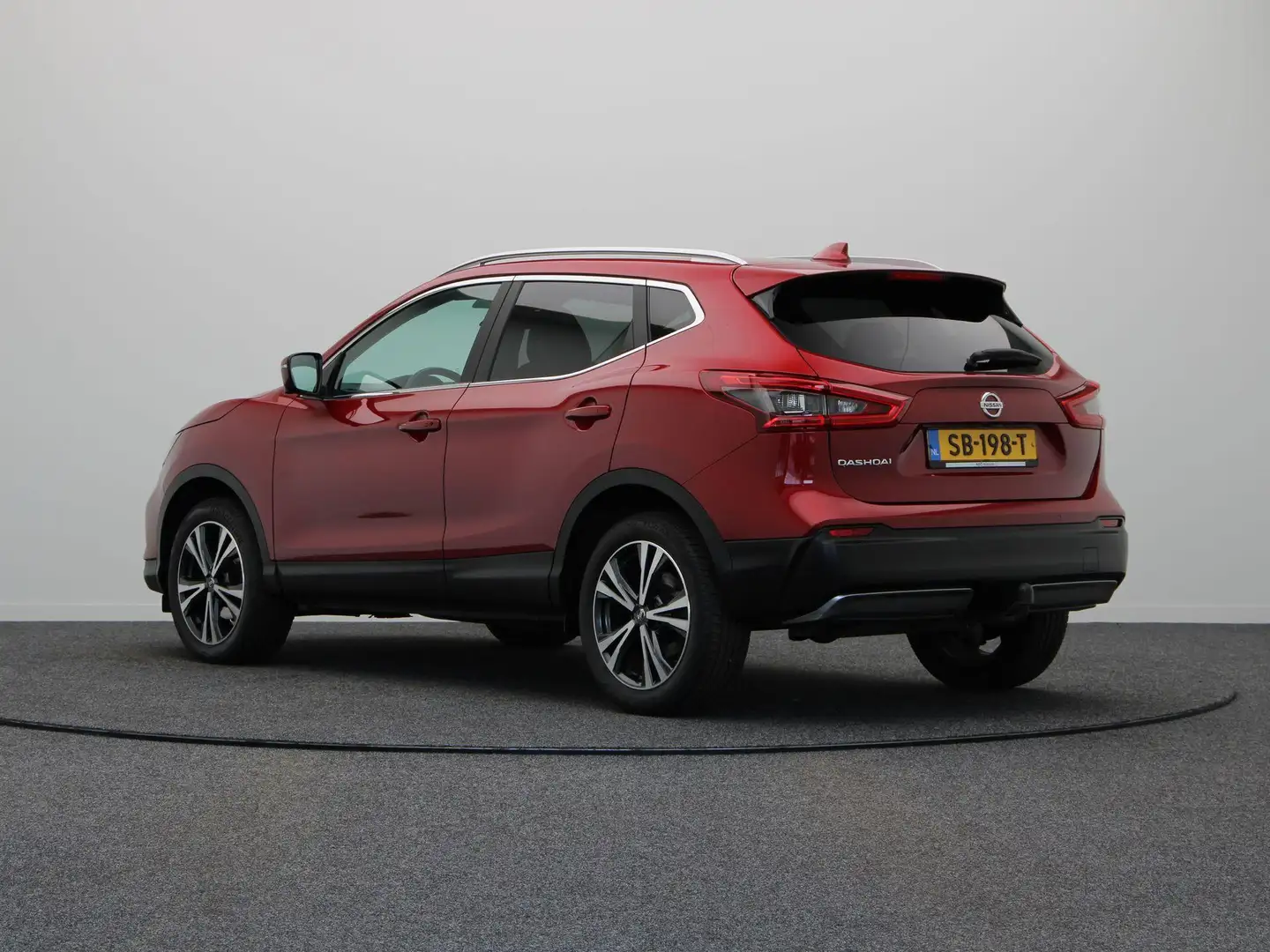 Nissan Qashqai 1.6 N-Connecta | Panoramisch vast glazen dak | 360 Rood - 2