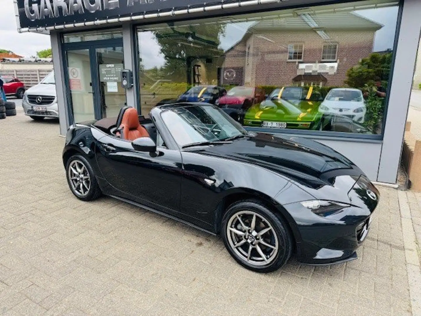 Mazda MX-5 1.5 BENZINE EURO6D / KAZARI / GARANTIE TOT 09/2029 Černá - 1