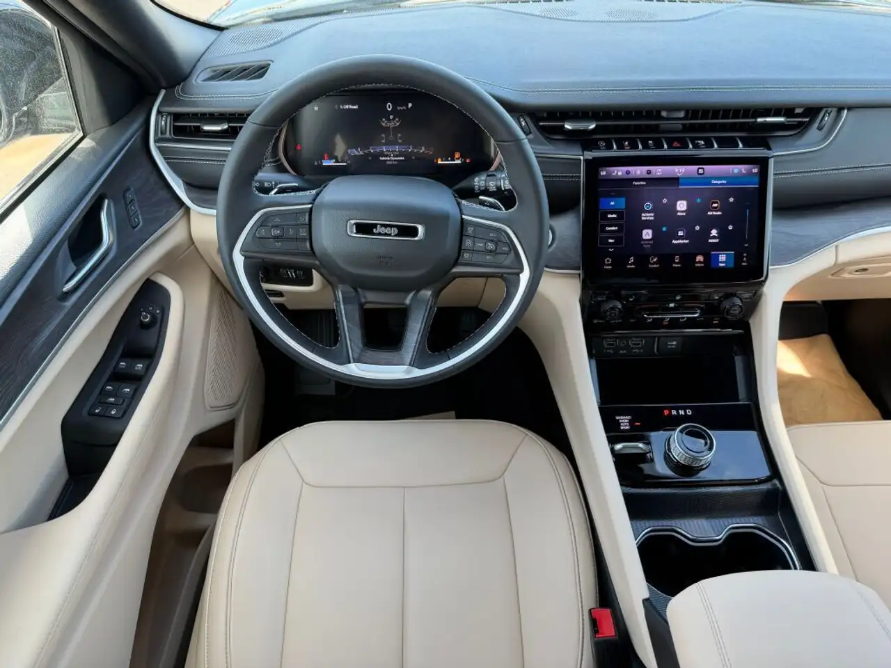 Jeep Grand Cherokee снимка Jeep Grand Cherokee