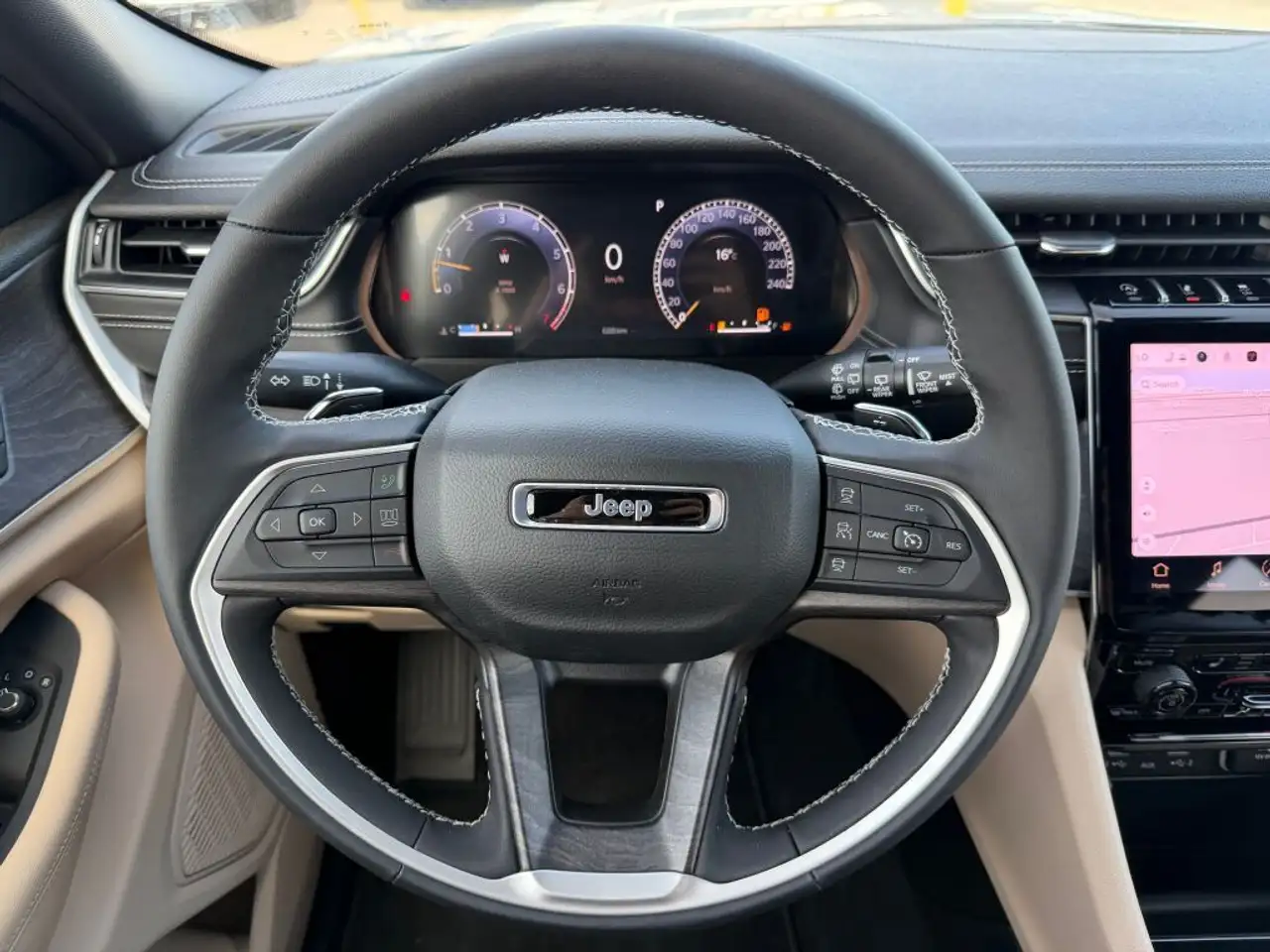 Jeep Grand Cherokee снимка Jeep Grand Cherokee