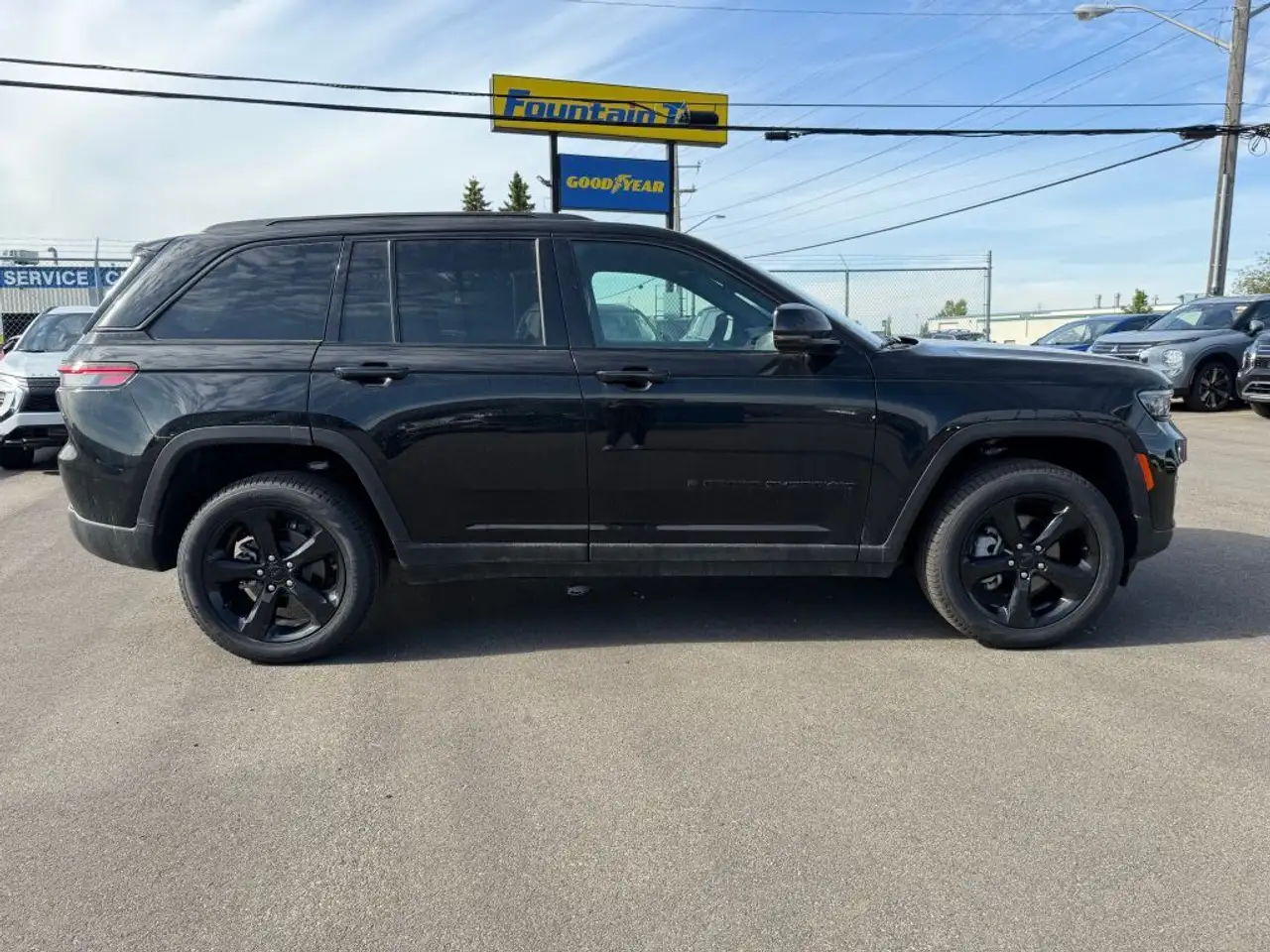 Jeep Grand Cherokee снимка Jeep Grand Cherokee