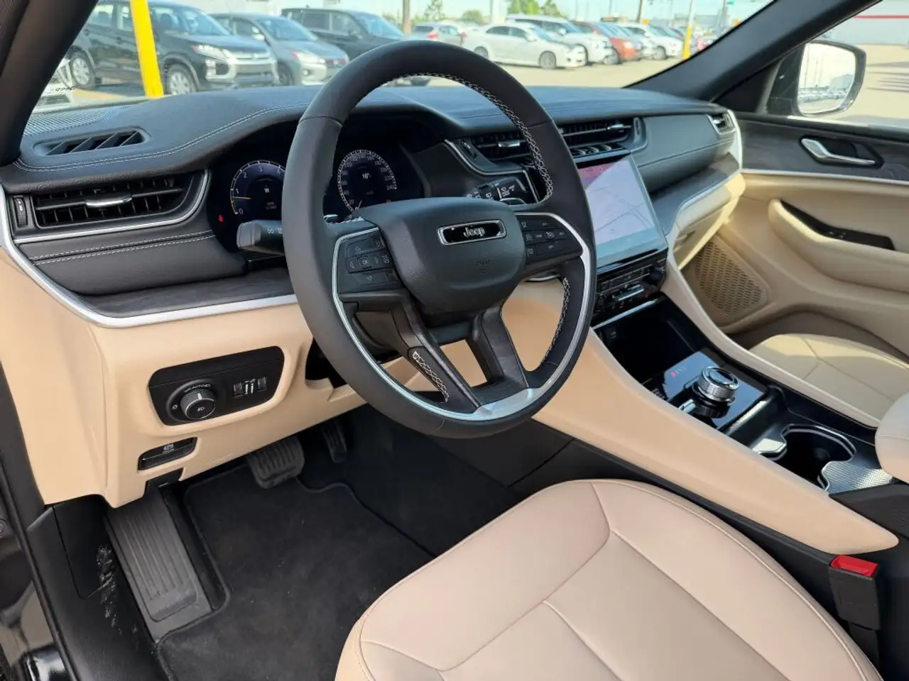 Jeep Grand Cherokee снимка Jeep Grand Cherokee