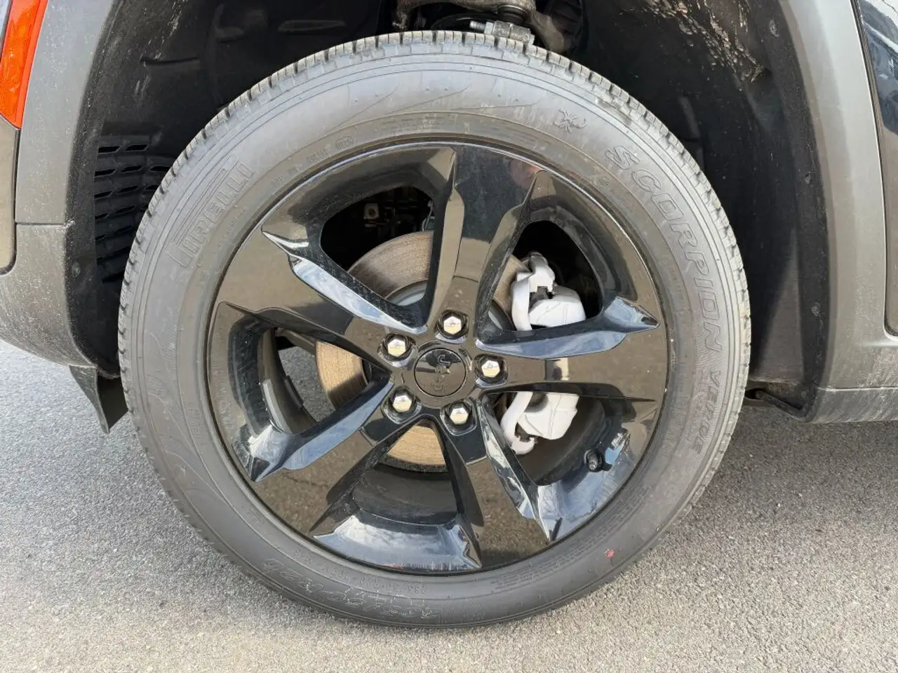Jeep Grand Cherokee снимка Jeep Grand Cherokee