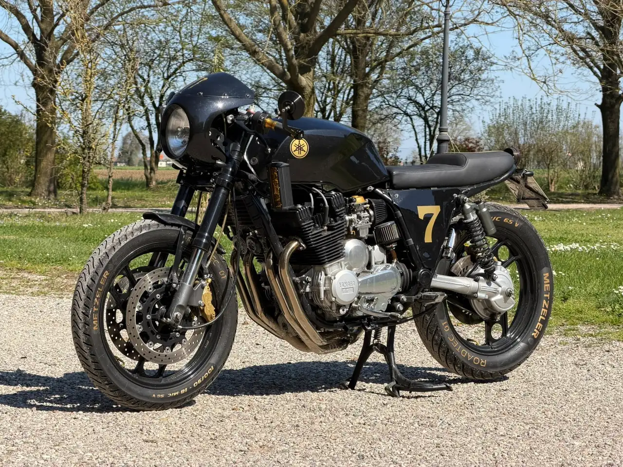Yamaha XJ 900