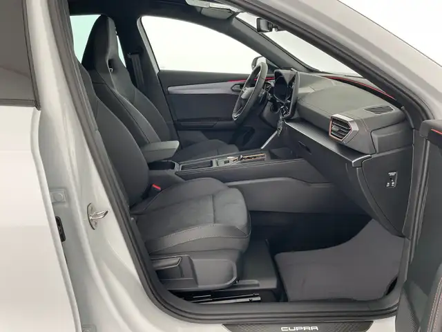 Cupra Formentor view 9
