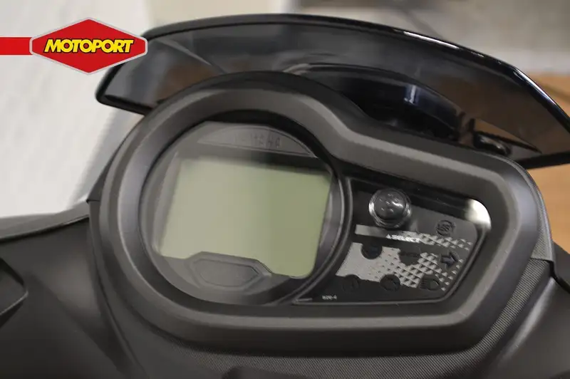 Yamaha RayZR - foto 3