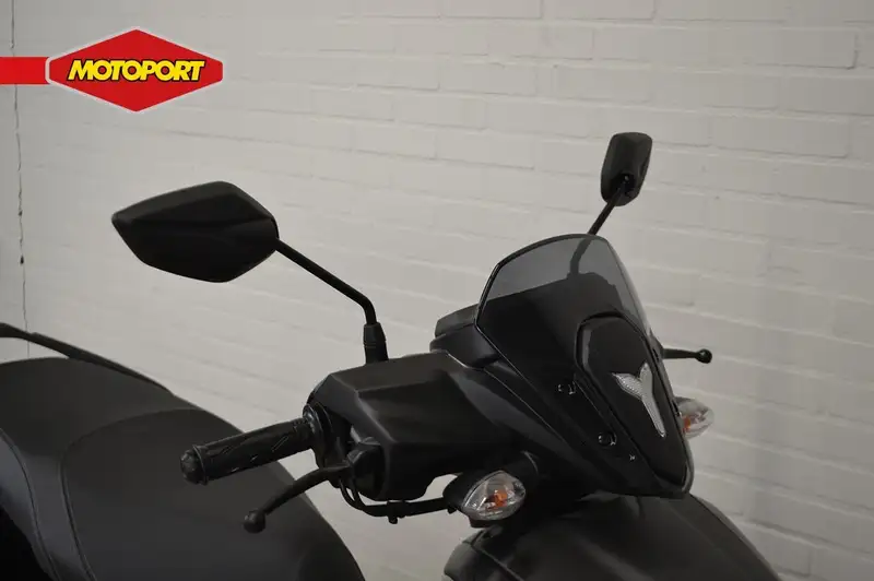 Yamaha RayZR - foto 2