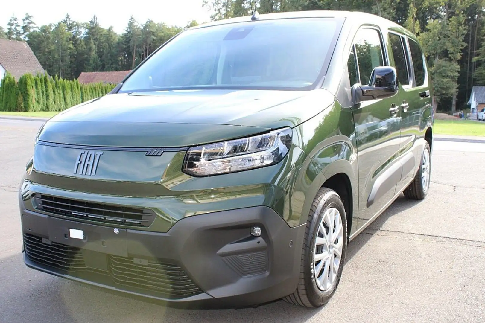 Fiat Doblo Kombi extra Lang 130 Automatik 7Sitze Full Opt.... Grün - 1