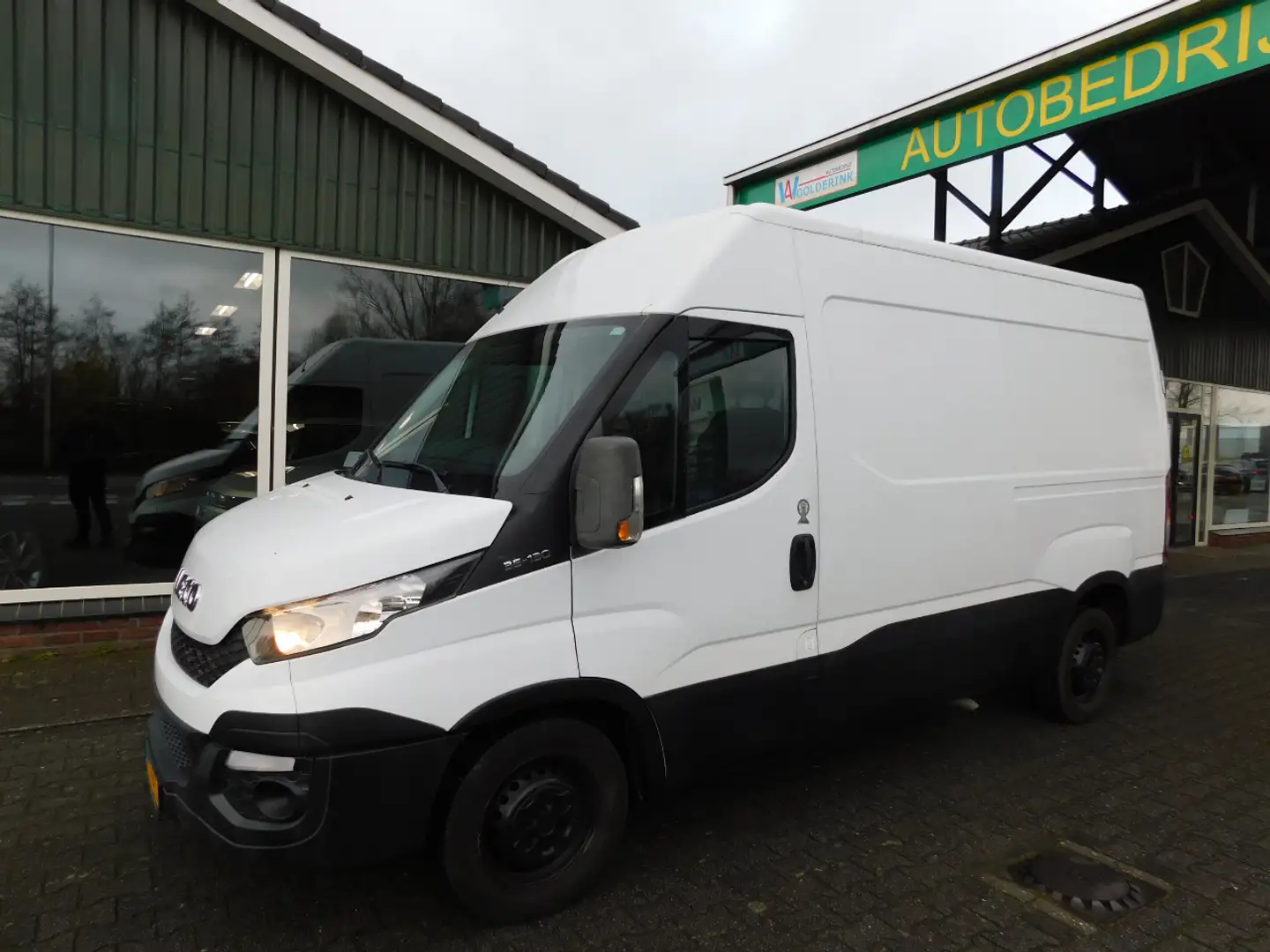 Iveco Daily 35S13 2.3 352 H1 127PK! MARGE!! Trekhaak! Wit - 1