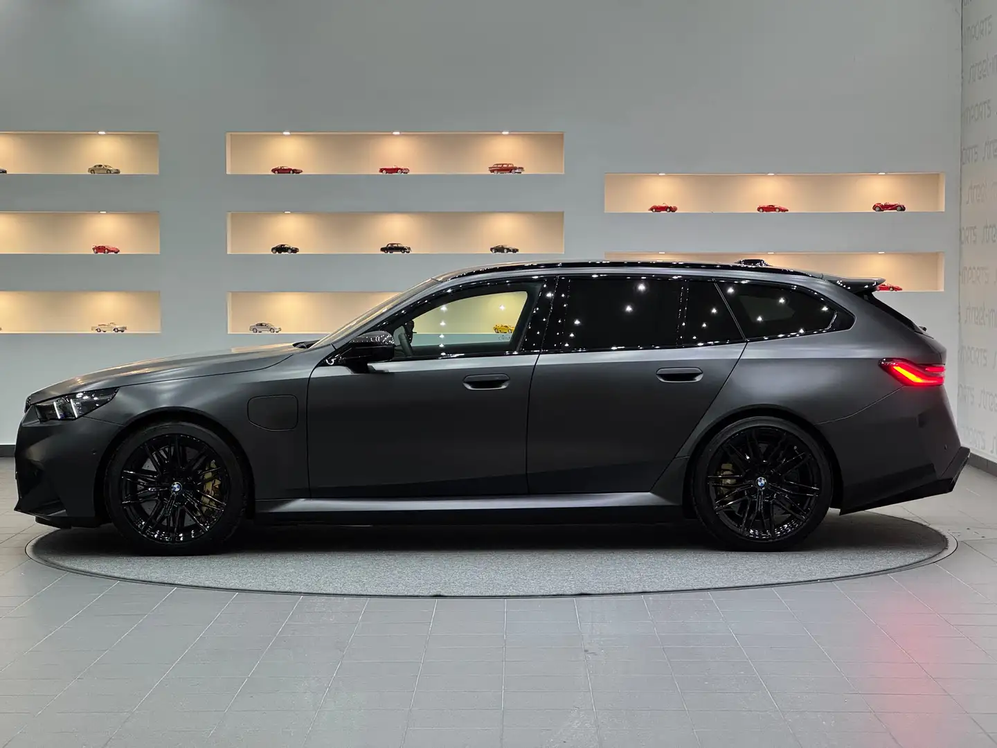 BMW M5 Touring *Ultimate-Paket*Keramik*Frozen*AHK*Leasing Grau - 2