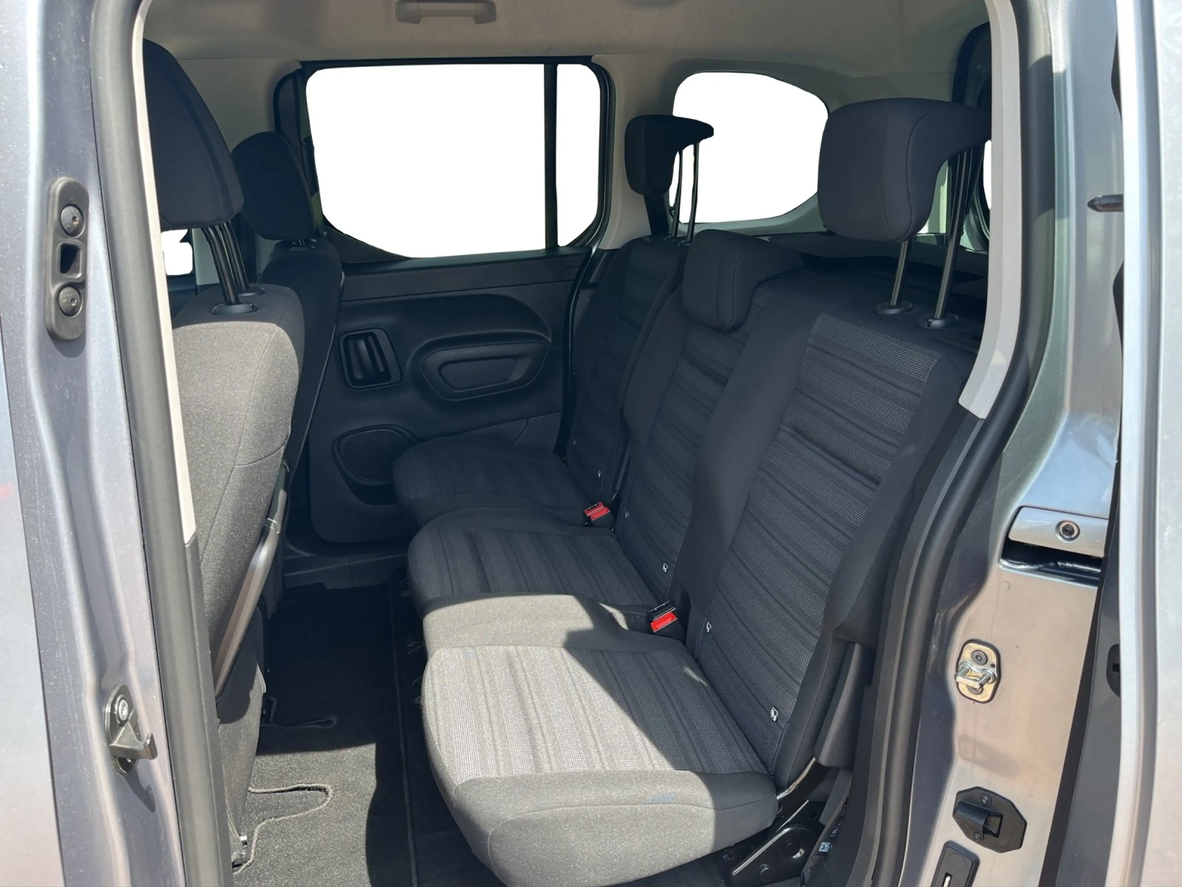 Opel Combo Life Elegance 1,2 Turbo Navi+RFK+SHZ+LM — photo 11