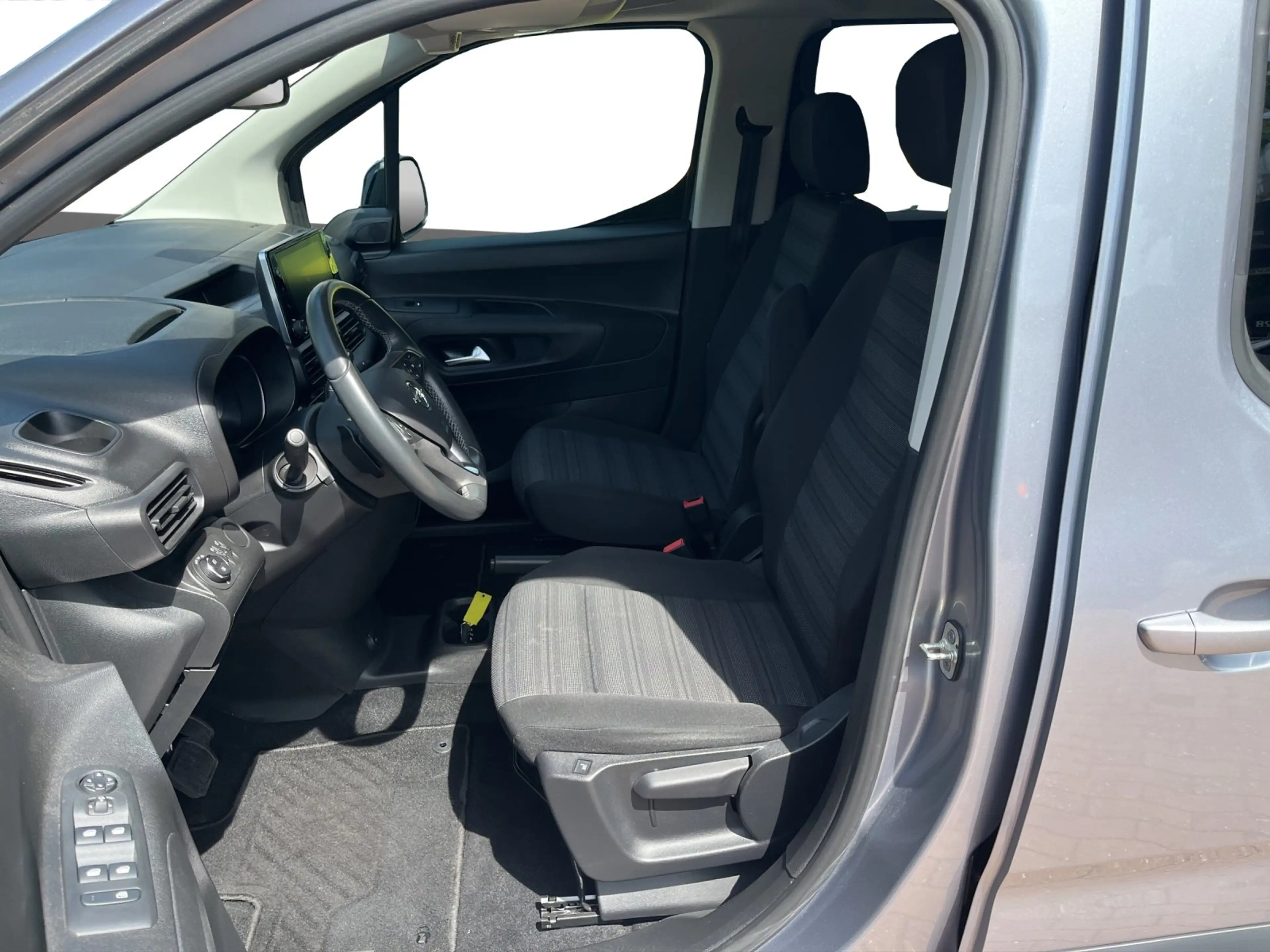 Opel Combo Life Elegance 1,2 Turbo Navi+RFK+SHZ+LM — photo 10