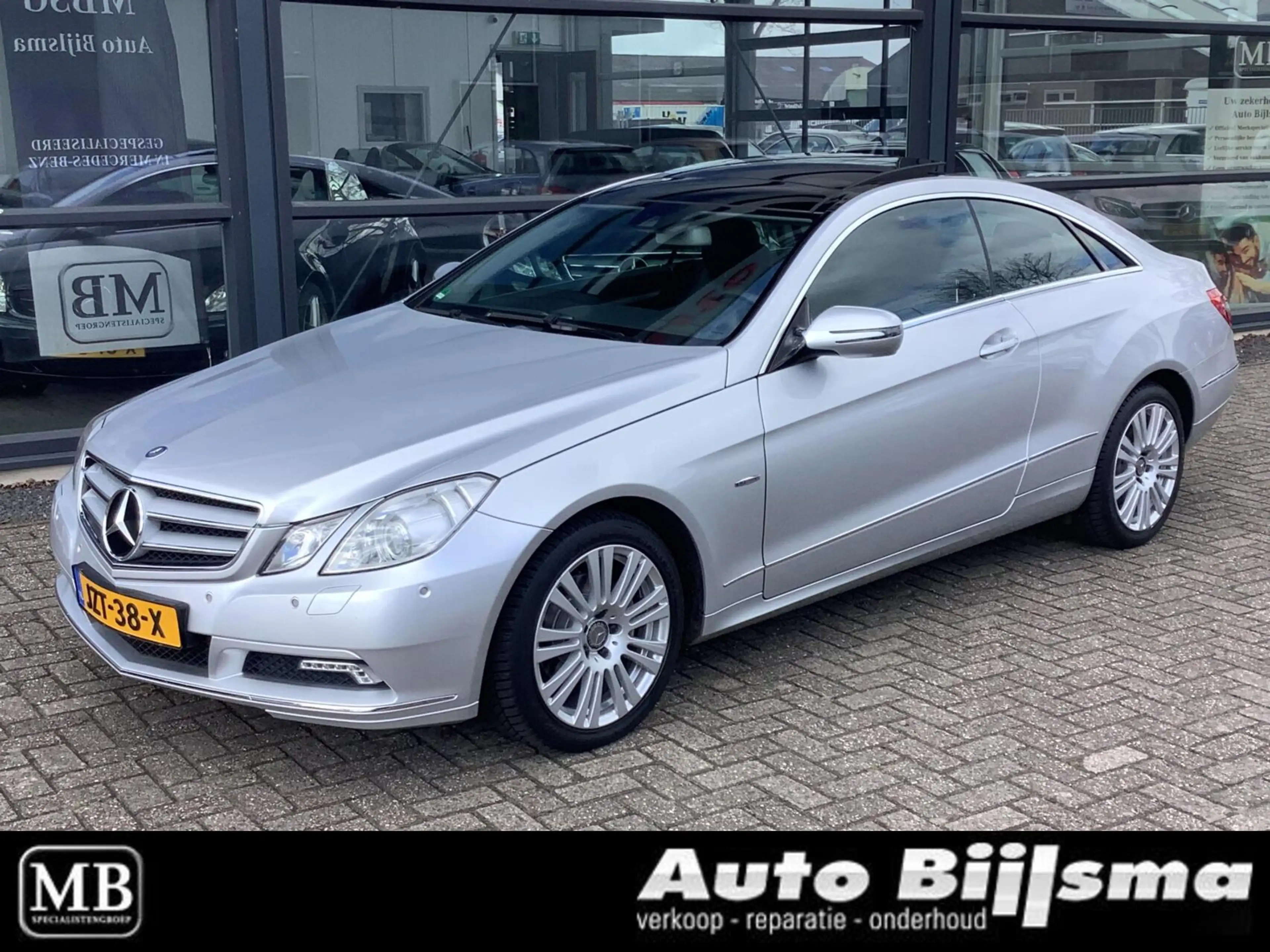 Mercedes-Benz E 250 Coupé CGI Avantgarde automaat Panorama dak,