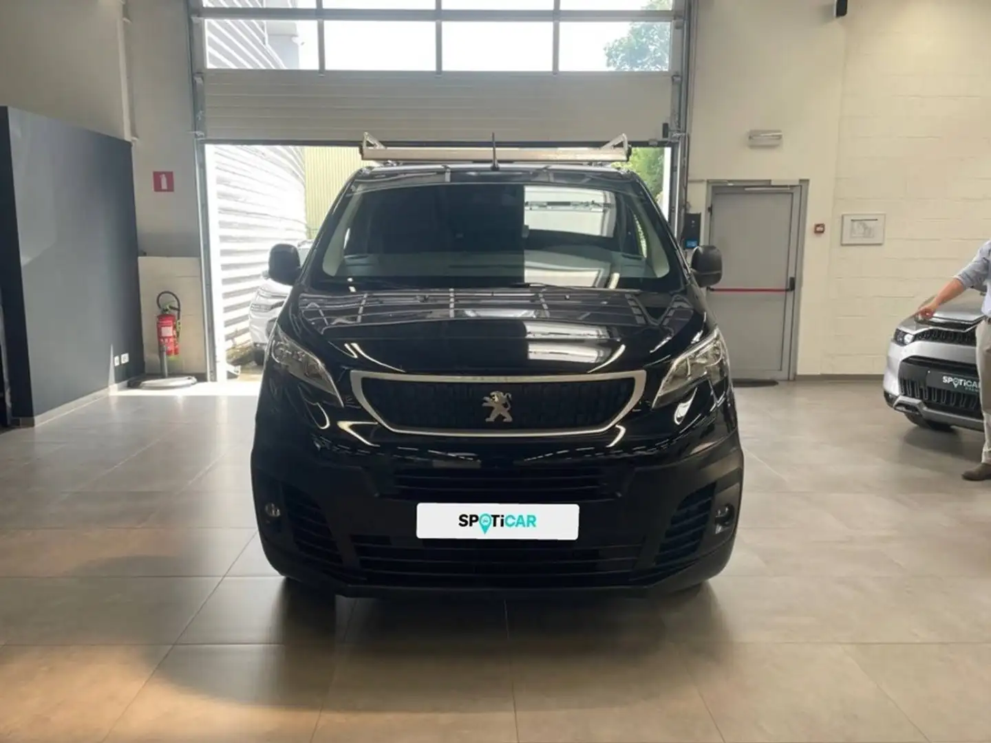 Peugeot Expert Compact  L1 2.0 BlueHDi 120 S&S Premium Schwarz - 2