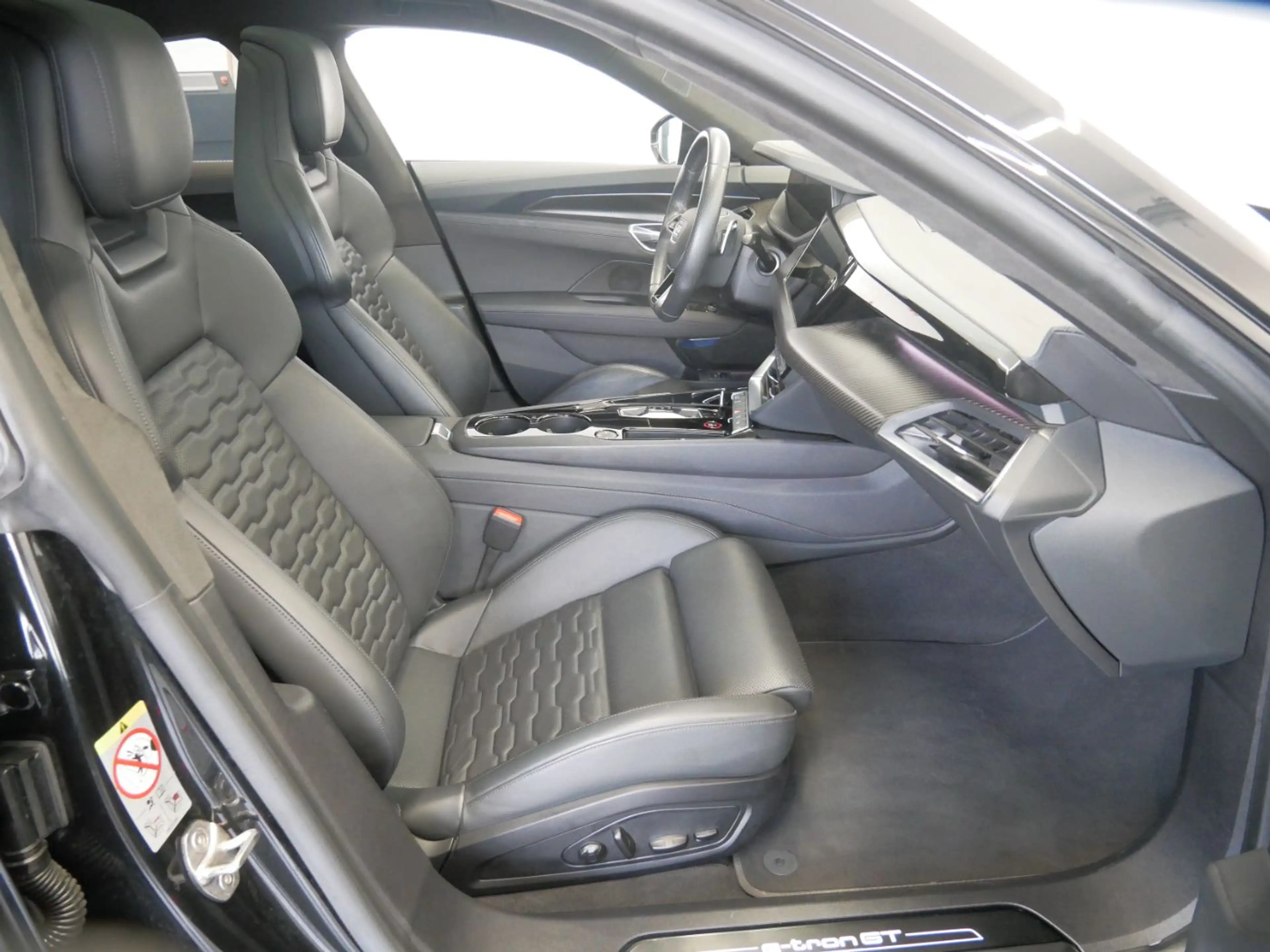 Audi e-tron GT quattro KERAMIK MATRIX HEAD-UP — photo 9